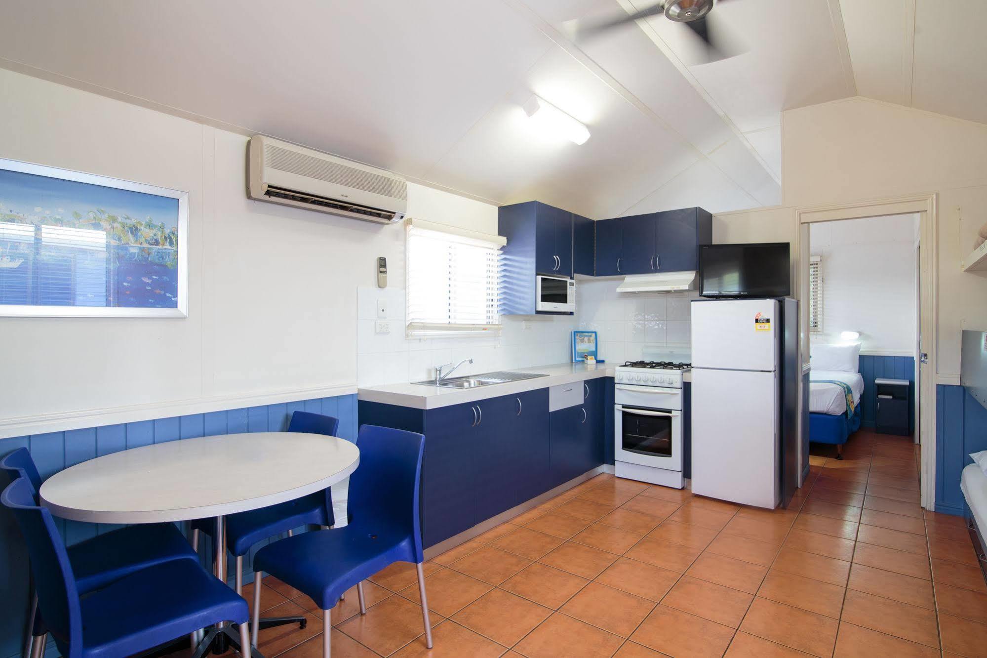 Отель Maroochydore Cabins Экстерьер фото